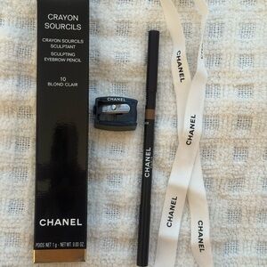 CHANEL Sculpting Eyebrow Pencil Blond Clair with Ribbon
BRAND NEW
